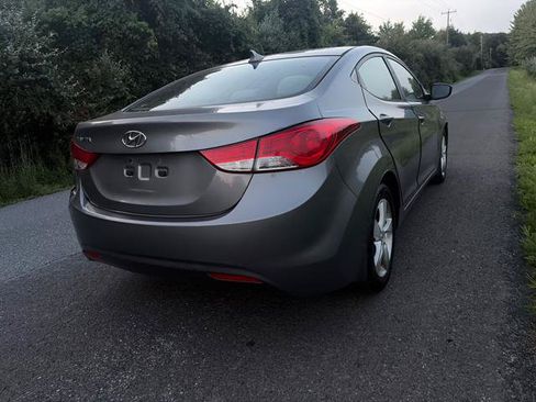 Used 2013 Hyundai Elantra GLS w/ Preferred Pkg FWD image 3