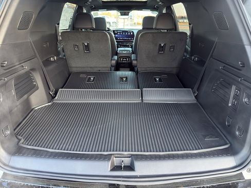 New 2026 Chevrolet Traverse RS w/ LPO, Floor Liner Package AWD/4WD image 55