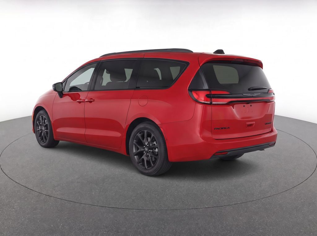 Used 2025 Chrysler Pacifica Limited FWD image 6