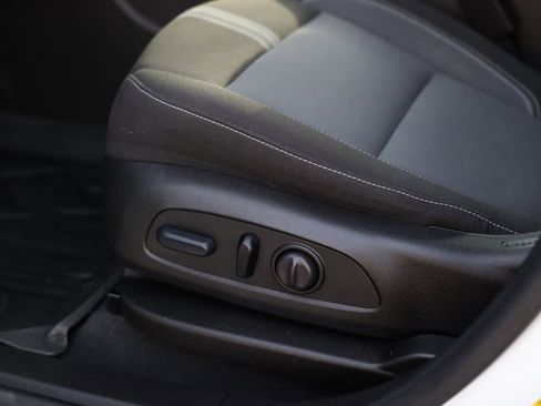 Used 2024 Chevrolet Blazer LT w/ Convenience Package image 23