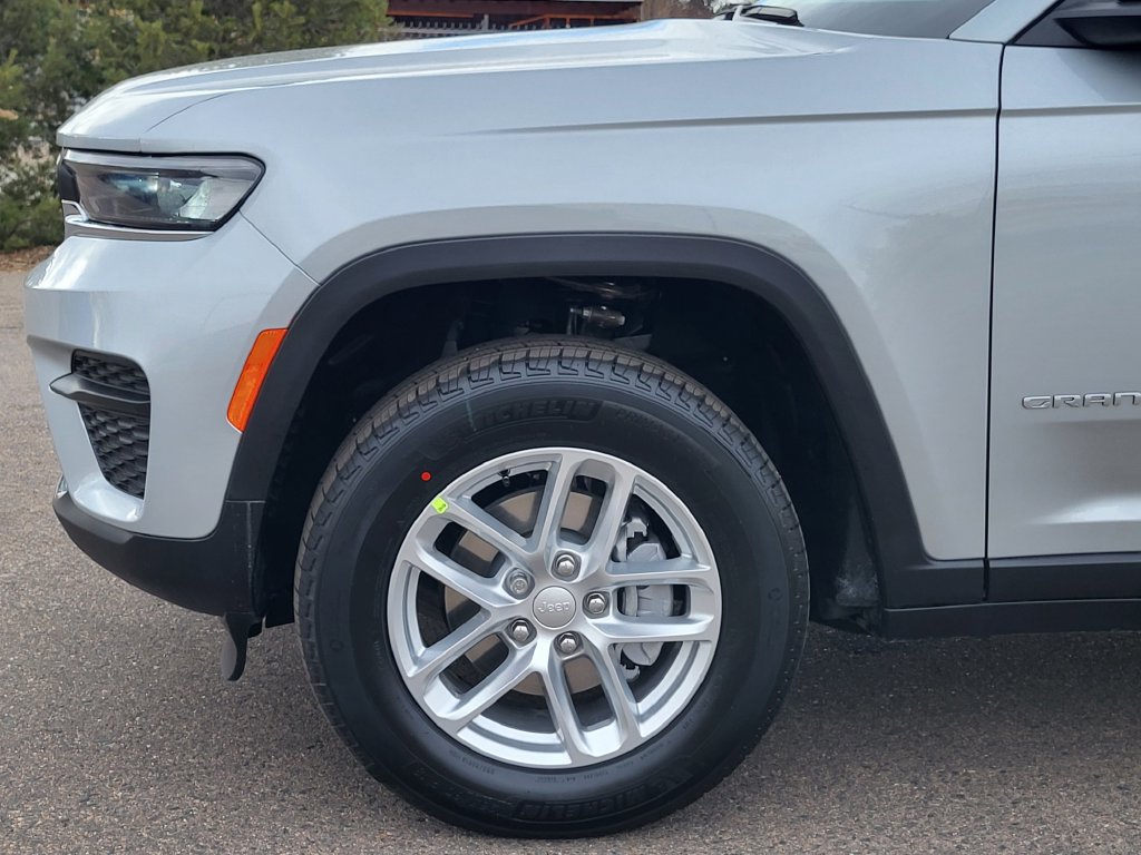 New 2026 Jeep Grand Cherokee Laredo X AWD/4WD image 9