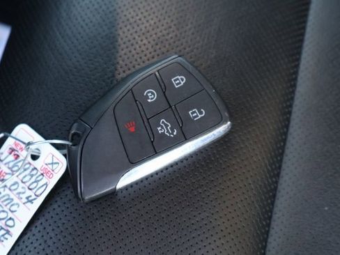 Used 2024 GMC Sierra 1500 SLT image 39