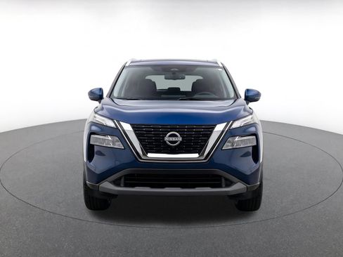 Used 2025 Nissan Rogue SV AWD/4WD image 2