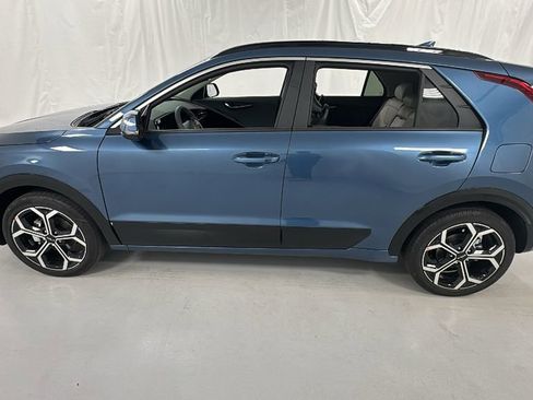 New 2025 Kia Niro EX Touring image 6