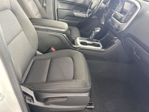 Used 2022 Chevrolet Colorado LT w/ LT Convenience Package image 16