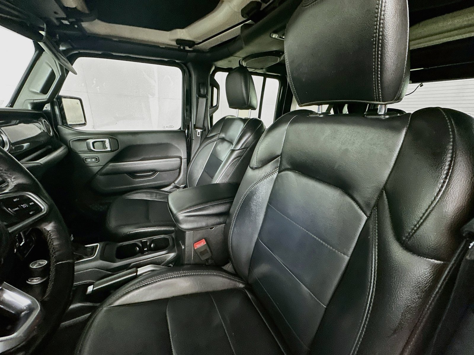 Used 2020 Jeep Wrangler Unlimited Sahara AWD/4WD image 19