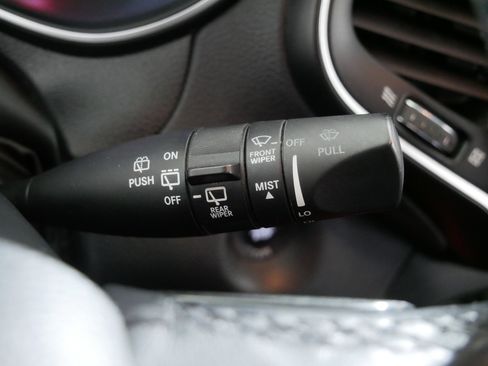 Used 2019 Jeep Cherokee Latitude Plus image 31