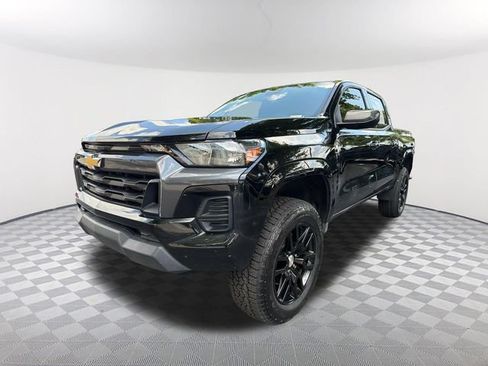 Used 2025 Chevrolet Colorado LT w/ Advanced Trailering Package AWD/4WD image 1