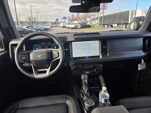 New 2025 Ford Bronco Badlands AWD/4WD image 11