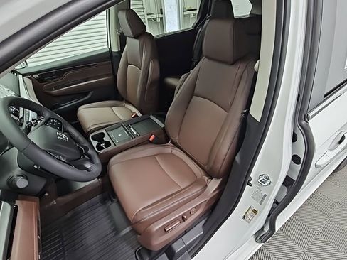 New 2026 Honda Odyssey Touring image 29