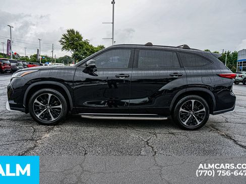 Used 2022 Toyota Highlander XSE AWD/4WD image 10