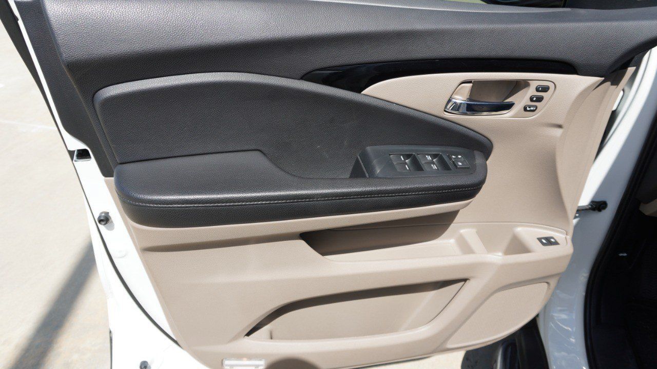Used 2022 Honda Pilot Touring image 17