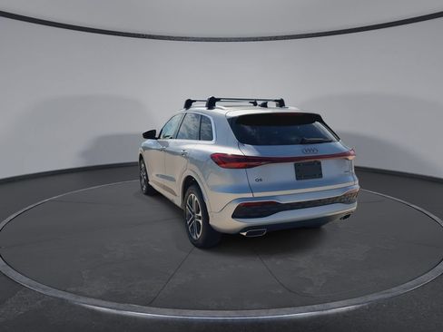 Used 2025 Audi Q5 Premium AWD/4WD image 7