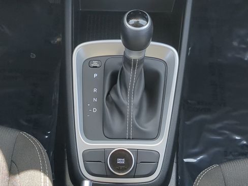 New 2025 Hyundai Venue SEL image 19