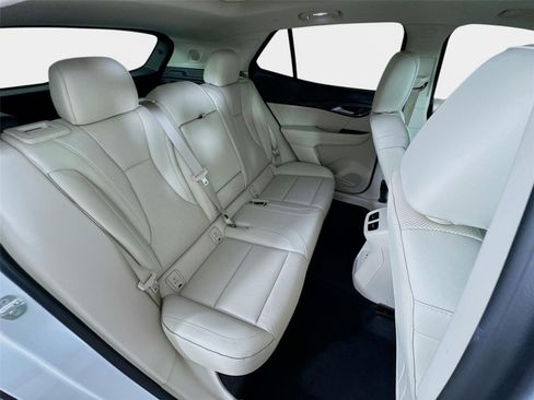 Certified 2022 Buick Envision Essence w/ Technology Package I FWD image 29