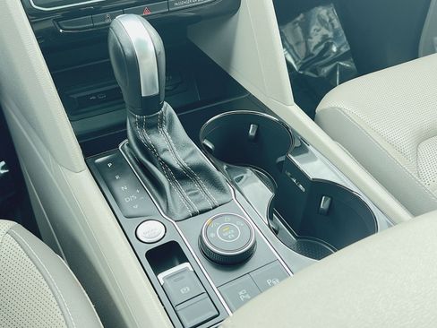 Used 2021 Volkswagen Atlas SEL Premium image 22