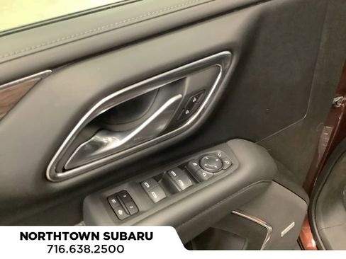 Used 2022 Chevrolet Tahoe Z71 w/ Luxury Package AWD/4WD image 16