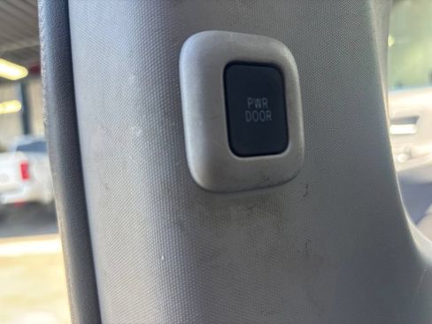 Used 2015 Toyota Sienna XLE Premium AWD/4WD image 31