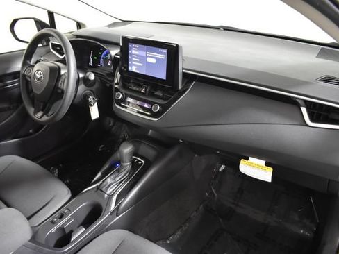 Used 2026 Toyota Corolla LE FWD image 32