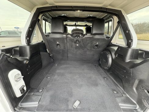 Used 2021 Jeep Wrangler Unlimited Sahara AWD/4WD image 20