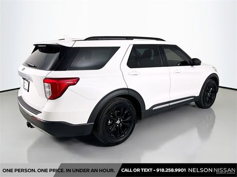 Used 2020 Ford Explorer XLT w/ Equipment Group 202A image 5