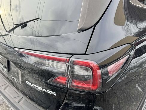 Used 2022 Subaru Outback Premium AWD/4WD image 9