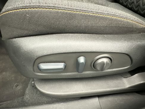 Certified 2023 Chevrolet Equinox LT AWD/4WD image 13