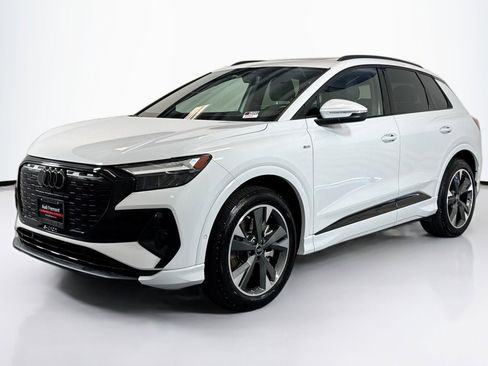 Used 2024 Audi Q4 e-tron Premium Plus image 1