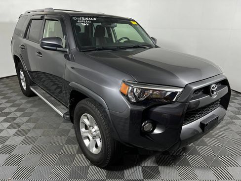 Used 2016 Toyota 4Runner SR5 RWD image 3