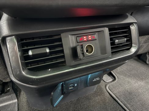 Used 2022 Ford F150 Lariat w/ Equipment Group 502A High image 32