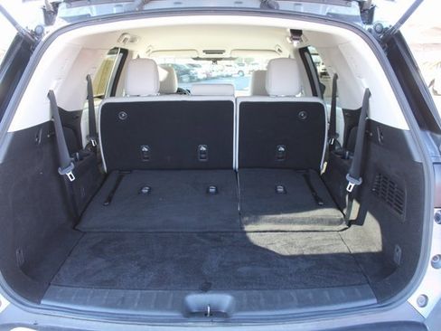 Used 2023 Nissan Pathfinder SV image 6