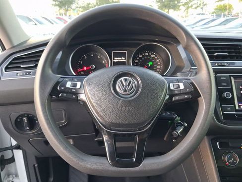Used 2018 Volkswagen Tiguan S FWD image 17
