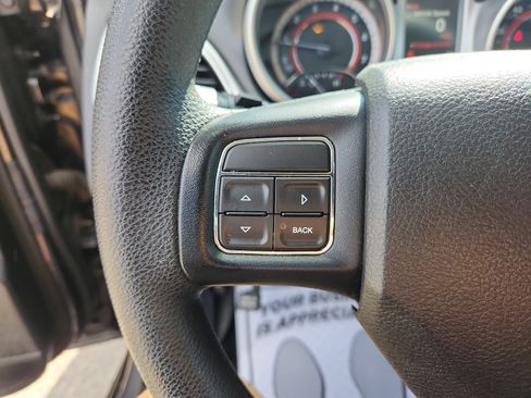 Used 2017 Dodge Journey SE image 27