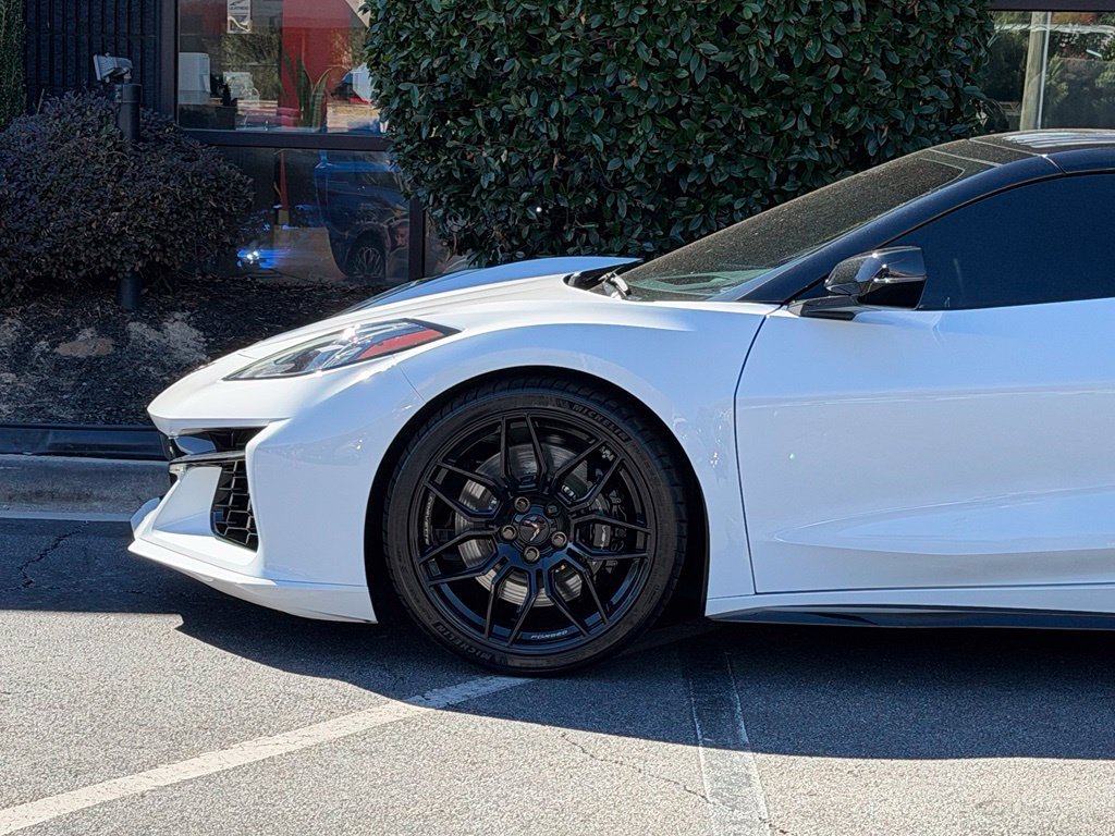 Used 2025 Chevrolet Corvette Z06 RWD image 10
