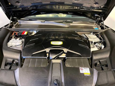 Used 2023 Porsche Cayenne AWD/4WD image 32