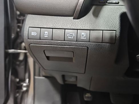 Used 2020 Toyota Camry SE image 21