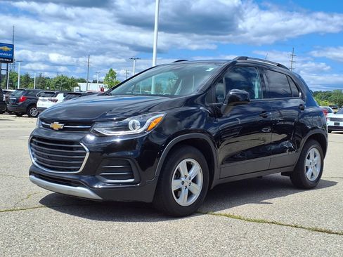 Used 2021 Chevrolet Trax LT FWD image 1