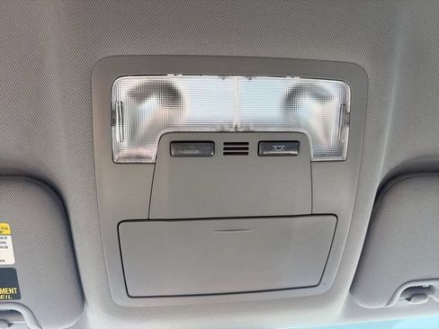 Used 2019 Toyota Highlander Plus AWD/4WD image 21