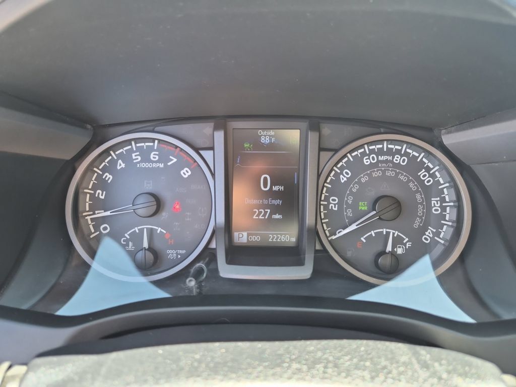 Used 2019 Toyota Tacoma TRD Sport w/ Technology Package RWD image 14