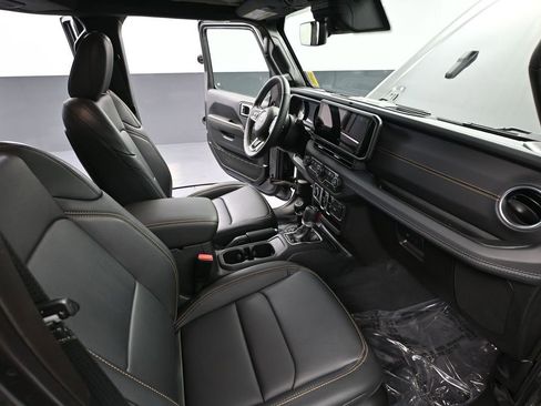 Used 2025 Jeep Wrangler Sahara w/ Technology Group image 47