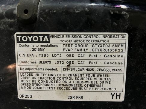 Used 2016 Toyota Tacoma TRD Sport image 43