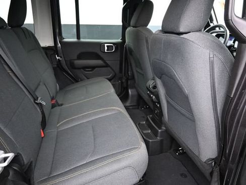 Used 2025 Jeep Wrangler Unlimited Sahara w/ Safety Group AWD/4WD image 16