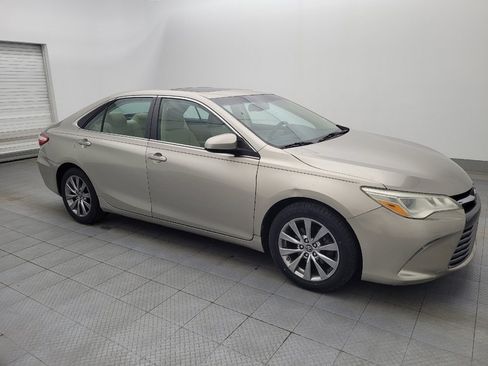 Used 2015 Toyota Camry XLE image 11