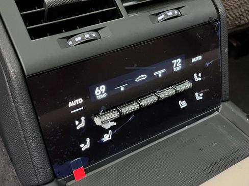 Used 2025 Porsche Panamera 4 image 27