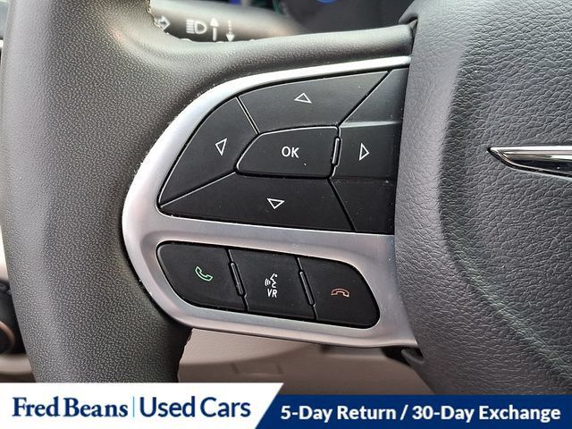 Used 2023 Chrysler Pacifica Limited FWD image 29