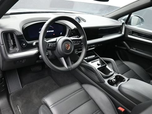 Used 2024 Porsche Cayenne Coupe AWD/4WD image 13