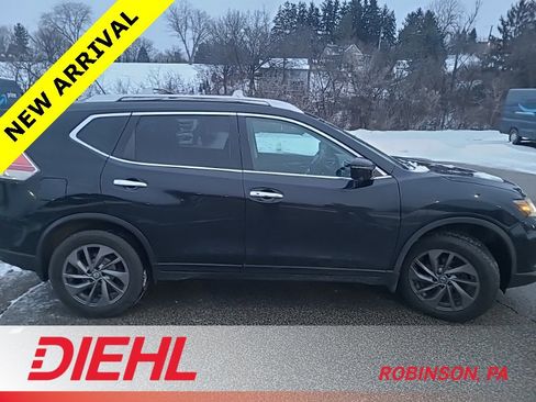 Used 2016 Nissan Rogue SL w/ SL Premium Package image 4