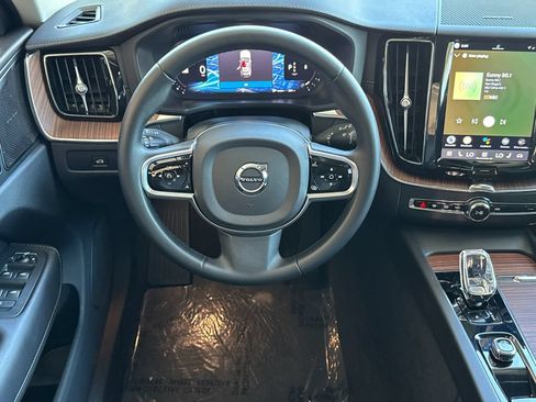 Certified 2023 Volvo XC60 B5 Ultimate AWD/4WD image 13