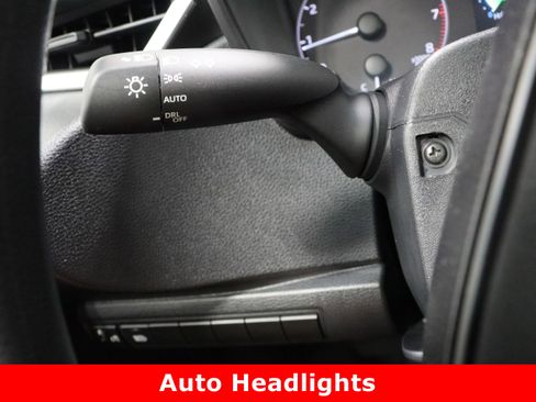 Used 2025 Toyota Corolla LE image 22