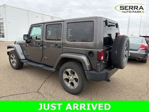 Used 2018 Jeep Wrangler Unlimited Sahara w/ Connectivity Group image 4